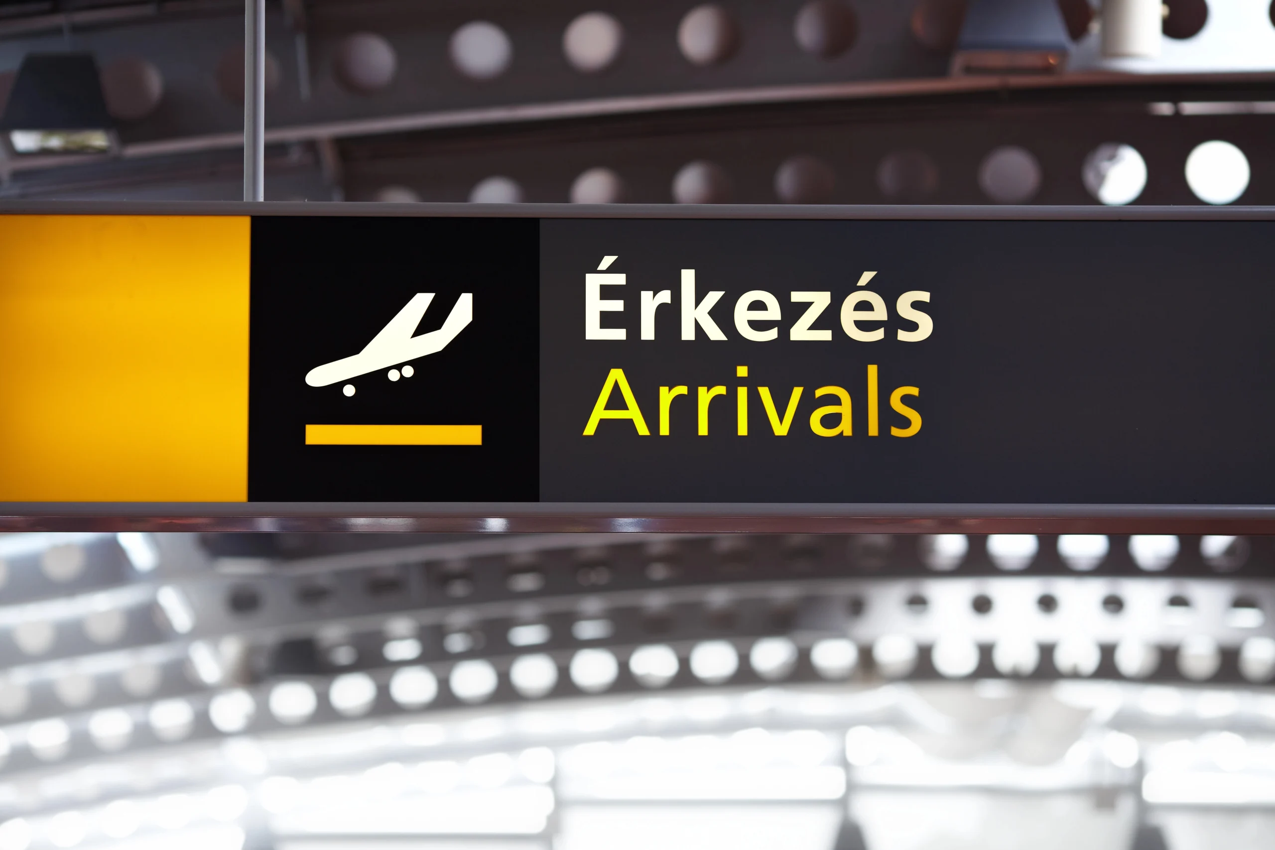 Is the Budapest Airport Bus 100E the Best Way to the City Centre?