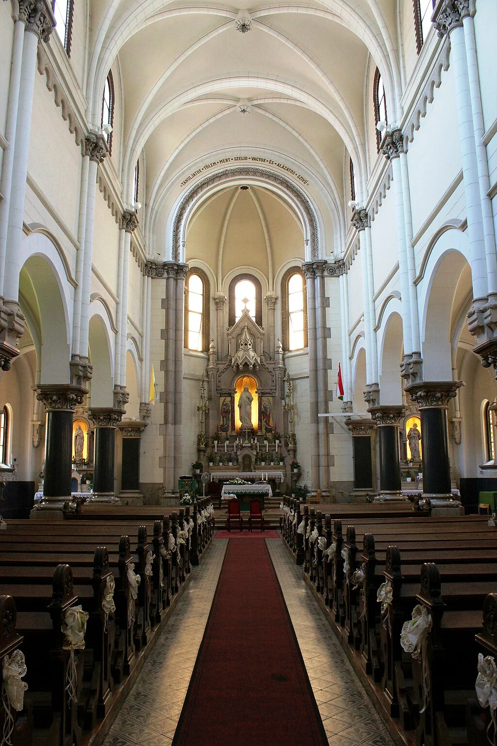 Unlock Budapest Churches: Stunning Sites Beyond Matthias Church