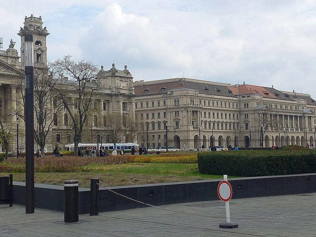 The Ultimate Guide to Budapest City Center: District V Highlights